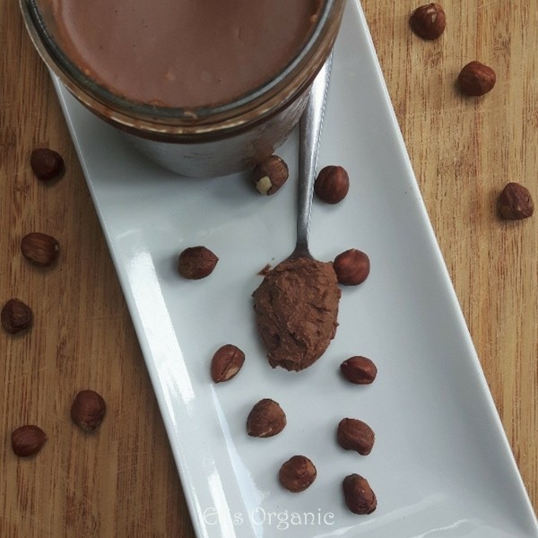 Hazelnut cream spread, crema de avellanas untable